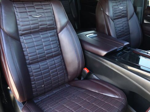 Certified 2024 Cadillac Escalade ESV V image 26