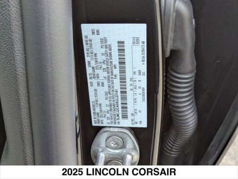 New 2025 Lincoln Corsair Reserve image 15