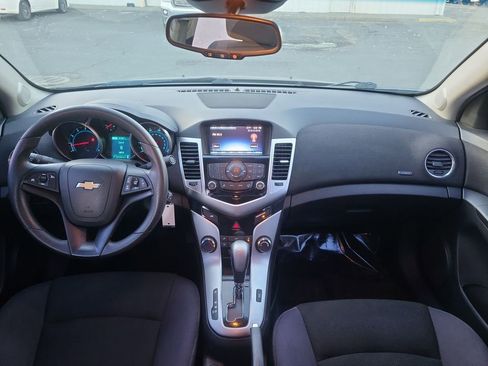 Used 2015 Chevrolet Cruze LT w/ Technology Package image 25