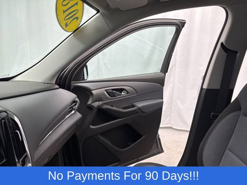 Used 2018 Chevrolet Traverse LT image 23