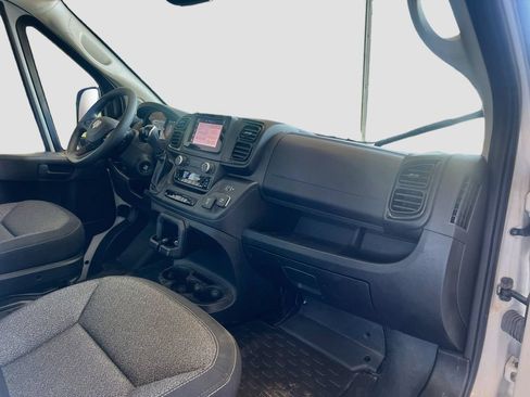 Used 2024 RAM ProMaster 2500 w/ Convenience Group FWD image 27