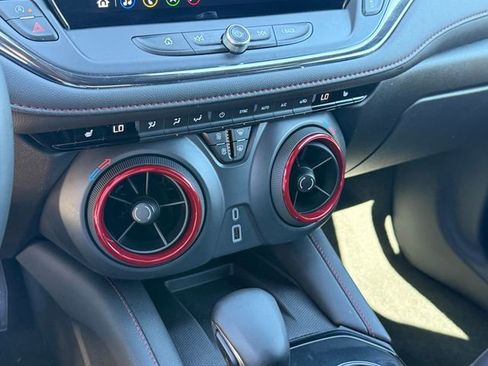 Used 2025 Chevrolet Blazer RS FWD image 19