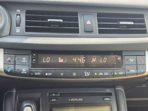 Used 2014 Lexus CT 200h FWD image 25