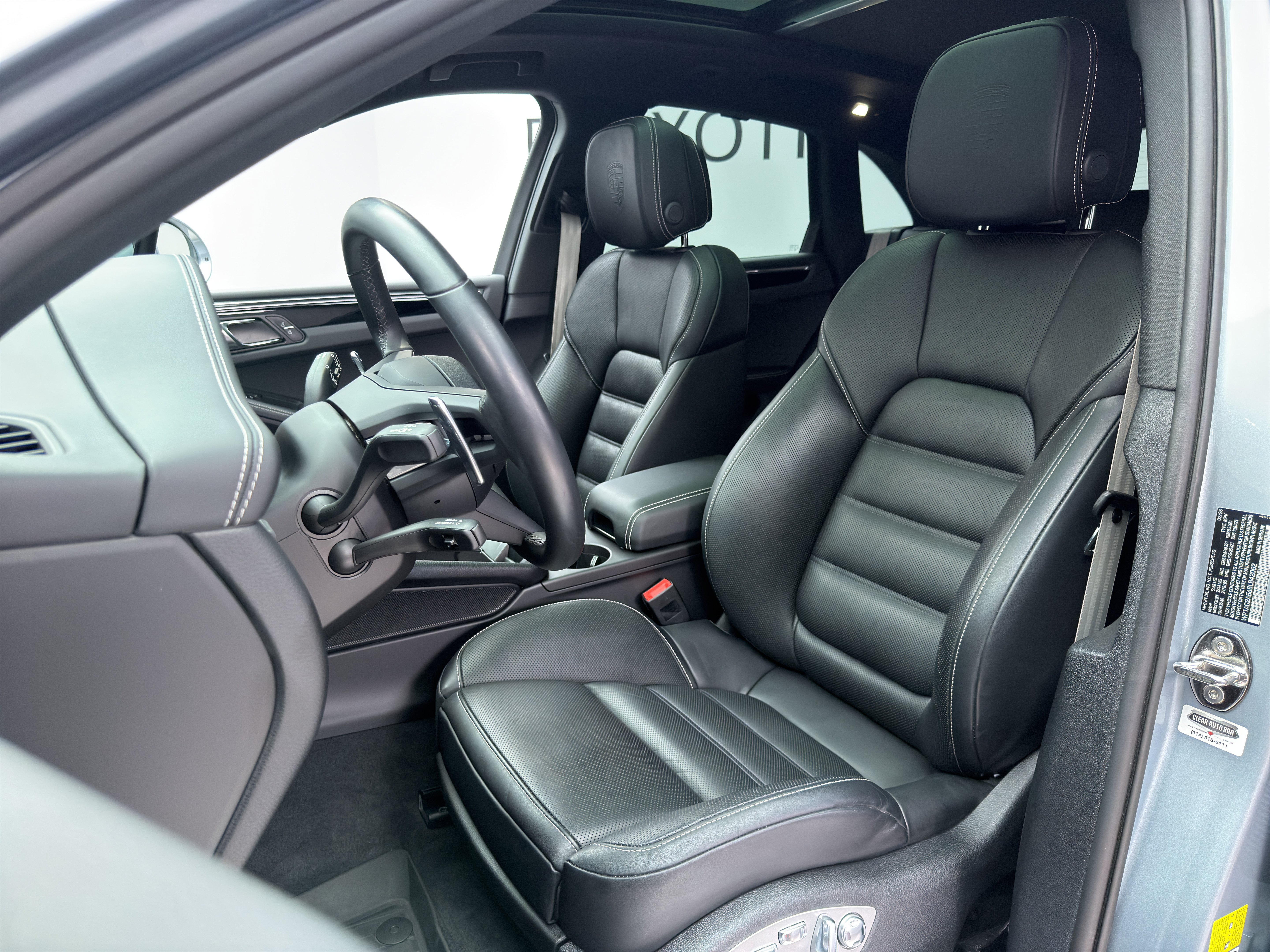 Used 2025 Porsche Macan S AWD/4WD image 15