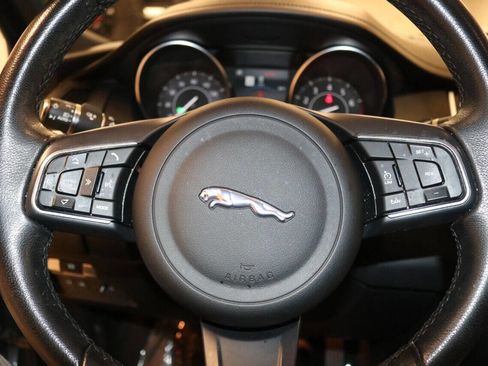 Used 2020 Jaguar E-PACE SE image 21