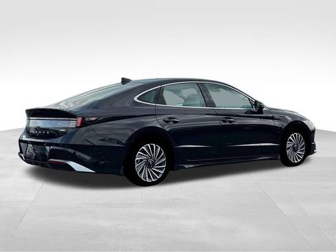 New 2025 Hyundai Sonata Limited image 8