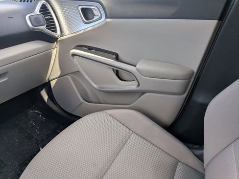 Used 2025 Kia Soul LX w/ LX Technology Package image 18