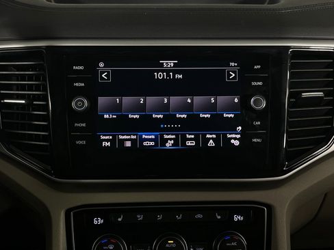 Used 2023 Volkswagen Atlas SE image 17