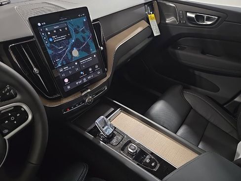 New 2026 Volvo XC60 B5 Ultra w/ Protection Package Premier image 11