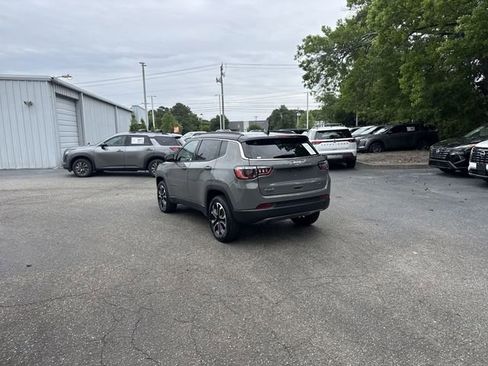Used 2023 Jeep Compass Limited w/ Sun and Sound Group AWD/4WD image 7