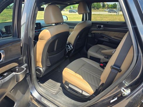 Used 2024 Kia Sorento SX Prestige w/ Olive Brown Leather Package AWD/4WD image 15