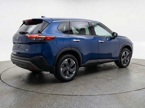 Used 2025 Nissan Rogue SV FWD image 9