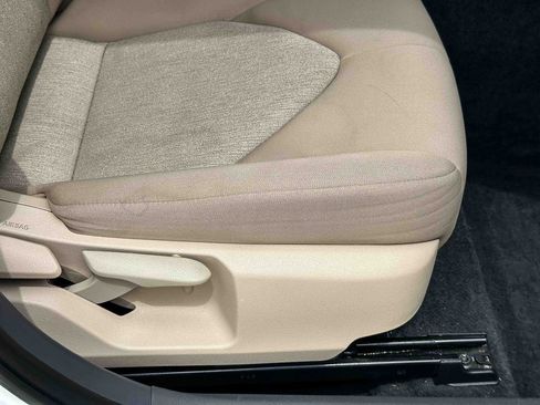 Used 2022 Toyota Camry LE FWD image 23
