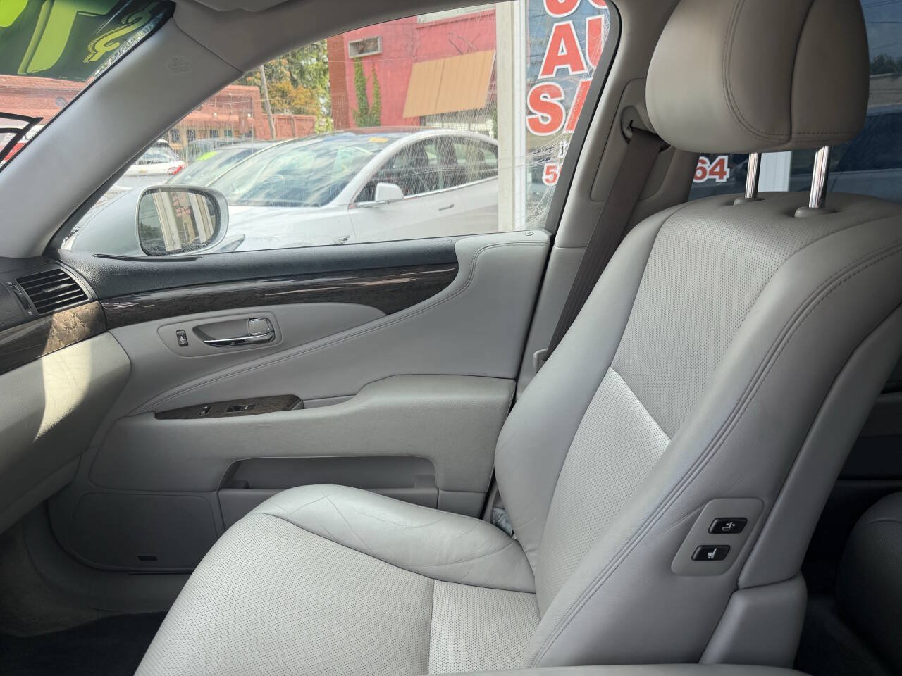 Used 2007 Lexus LS 460 RWD image 32
