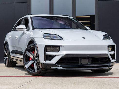 New 2025 Porsche Macan Turbo Electric image 6