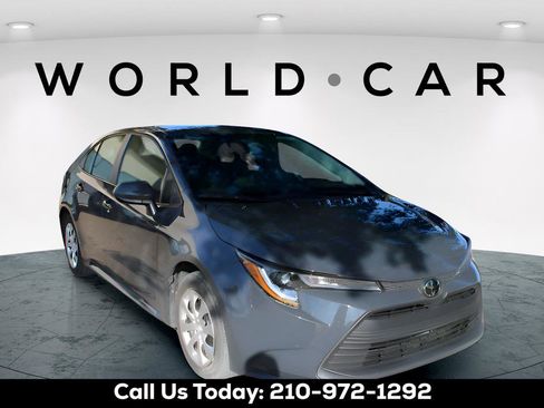 Used 2025 Toyota Corolla LE image 5