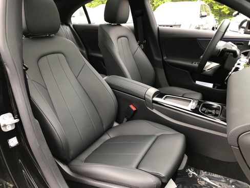 New 2025 Mercedes-Benz CLA 250 4MATIC image 33