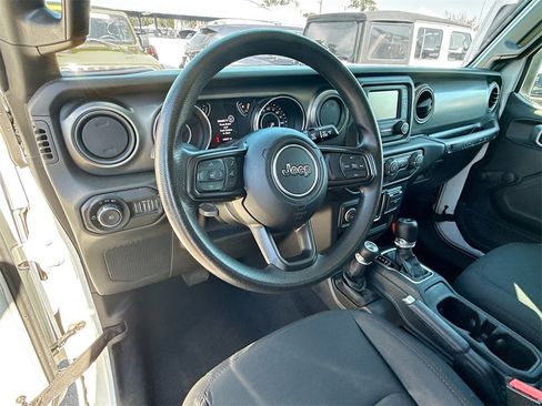 Used 2021 Jeep Wrangler Unlimited Sport image 12
