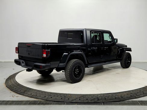 Used 2022 Jeep Gladiator Sport image 7