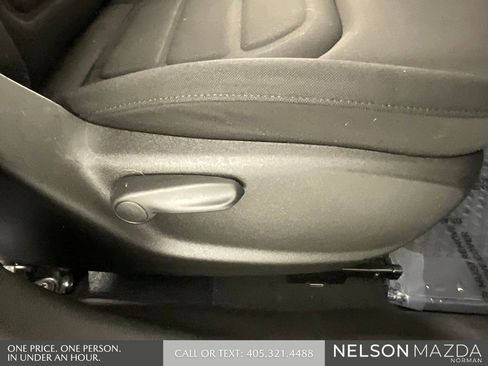 Used 2021 Jeep Renegade Latitude w/ Convenience Group FWD image 28