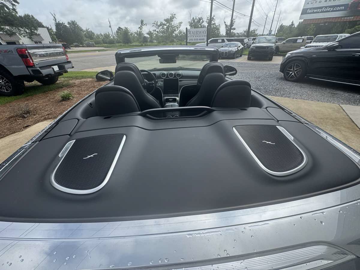 Used 2025 Mercedes-Benz CLE 300 4MATIC Cabriolet w/ Night Package image 17