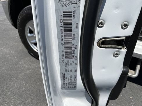 Used 2017 RAM 2500 ST w/ SXT Appearance Group AWD/4WD image 19