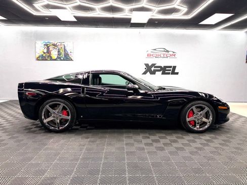 Used 2007 Chevrolet Corvette Coupe w/ Preferred Equipment Group RWD image 17