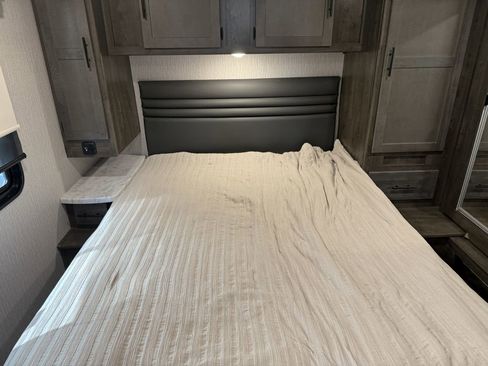 Used 2022 Ford E-450 and Econoline 450 Super Duty w/ Motorhome Prep Package image 76