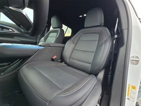 Used 2024 Chevrolet Equinox EV LT image 18