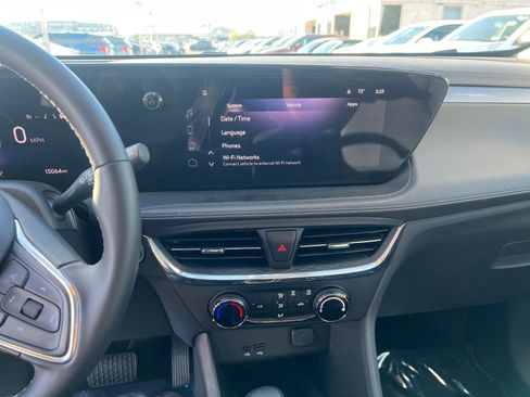 Used 2025 Buick Encore GX Preferred image 18
