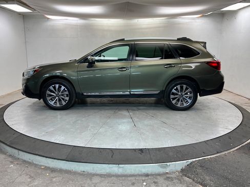 Used 2019 Subaru Outback 3.6R Touring image 2