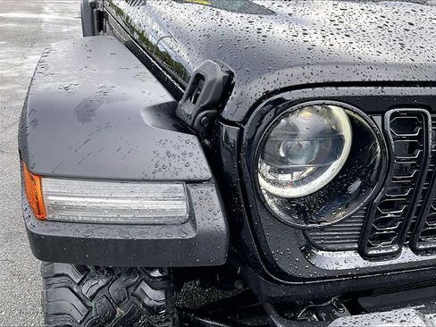 Used 2024 Jeep Wrangler Unlimited Sport AWD/4WD image 33