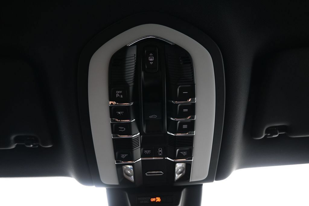 Certified 2024 Porsche Macan Turbo AWD/4WD image 28
