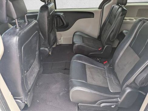 Used 2020 Dodge Grand Caravan SXT FWD image 17