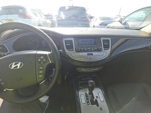 Used 2012 Hyundai Genesis 3.8 RWD image 5