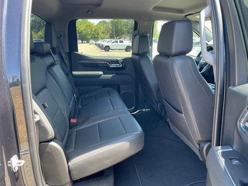 Used 2025 GMC Sierra 1500 SLT AWD/4WD image 37