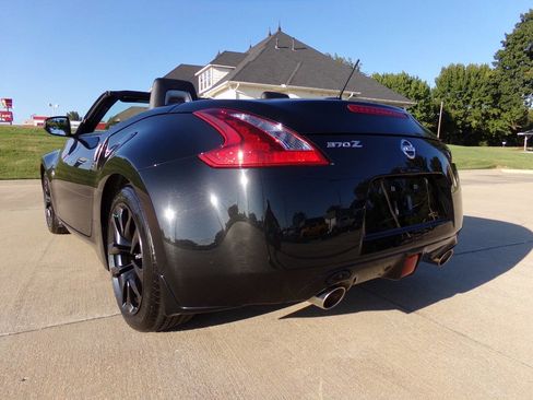 Used 2019 Nissan 370Z Roadster image 29