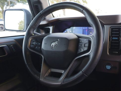 Used 2023 Ford Bronco Outer Banks w/ Sasquatch Package AWD/4WD image 17