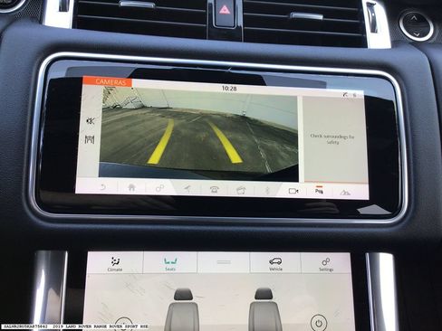 Used 2019 Land Rover Range Rover Sport HSE AWD/4WD image 17