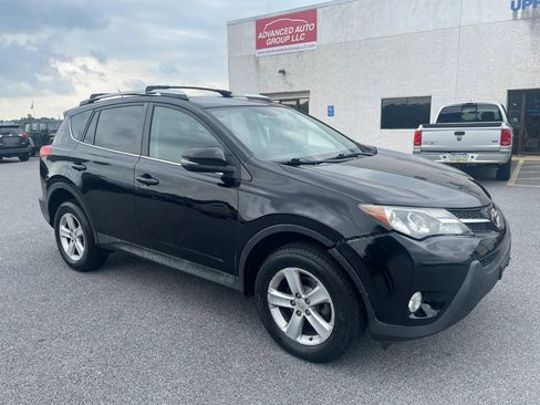 Used 2013 Toyota RAV4 XLE AWD/4WD image 4