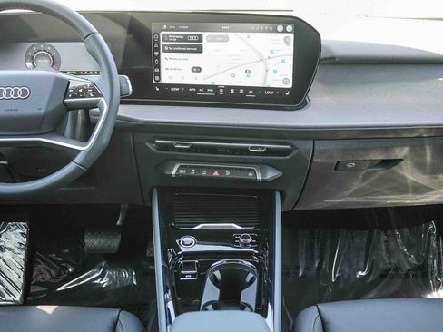 New 2026 Audi Q3 quattro 2.0T AWD/4WD image 17