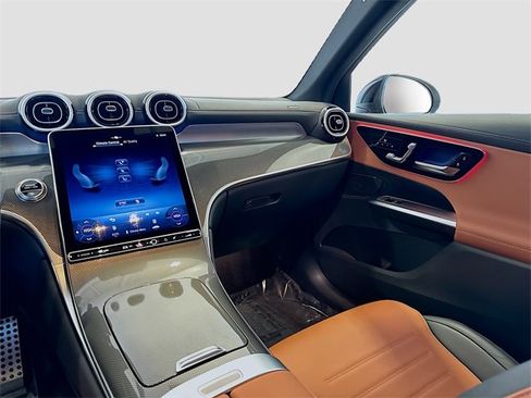 Certified 2025 Mercedes-Benz GLC 300 GLC 300 image 24