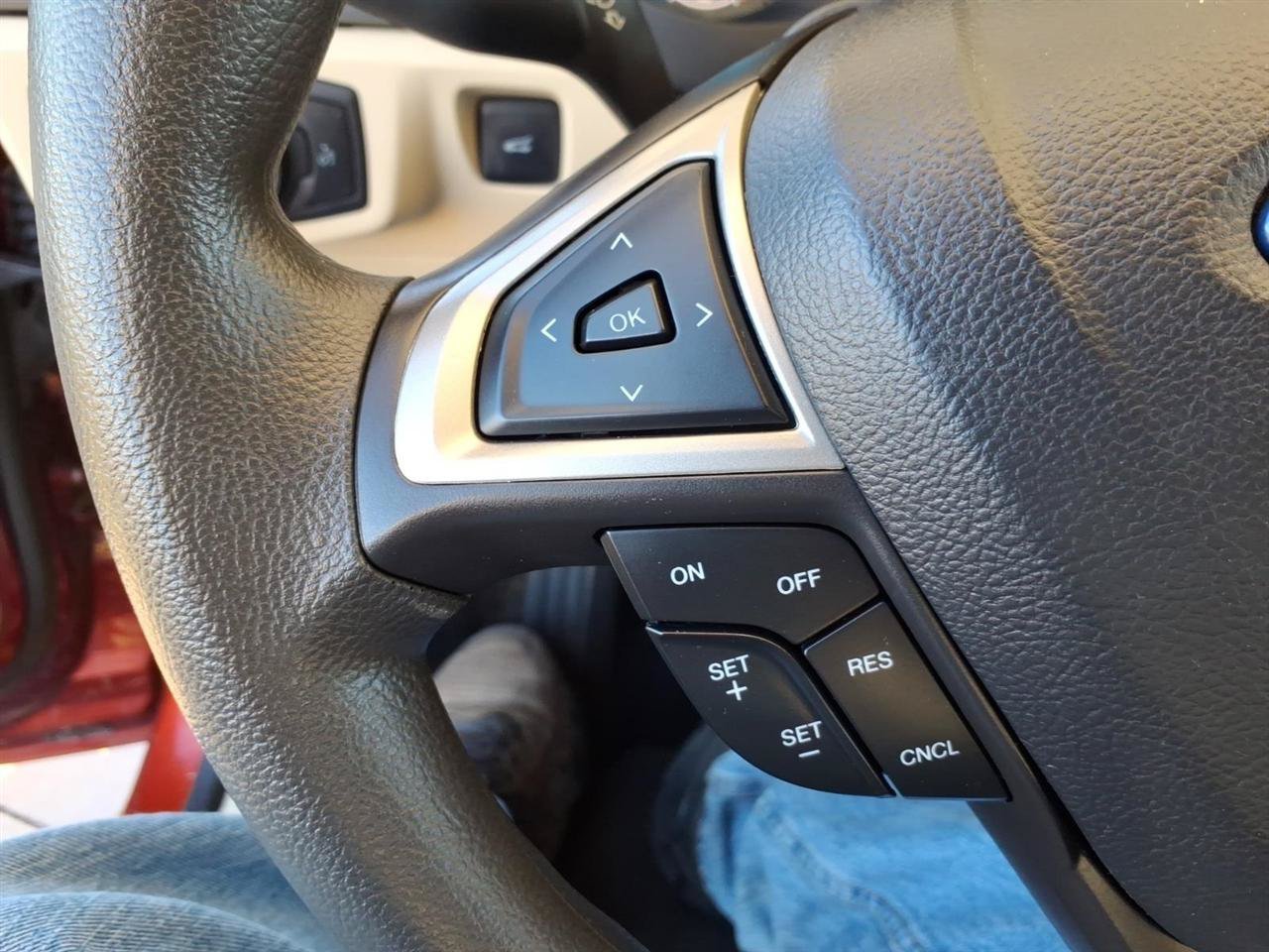 Used 2014 Ford Fusion SE FWD image 15