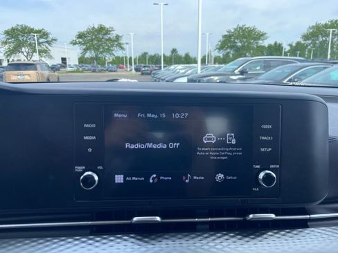 Used 2023 Kia Carnival LX FWD image 14