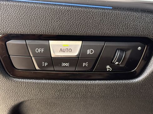 Used 2024 BMW 330i Sedan w/ Convenience Package image 25