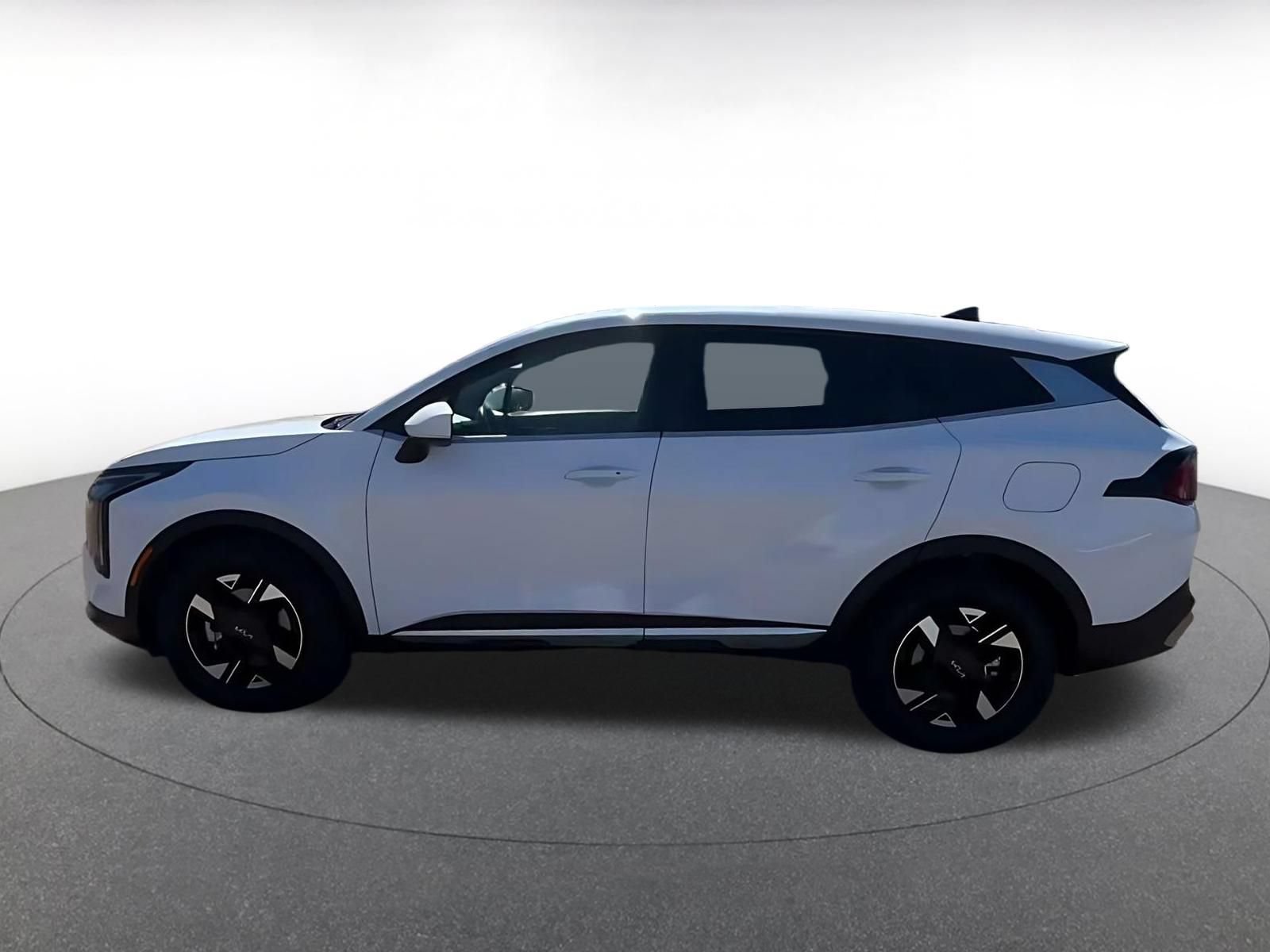 Used 2026 Kia Sportage LX FWD image 8
