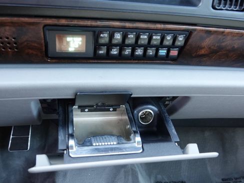 Used 1993 Buick Park Avenue Ultra FWD image 92