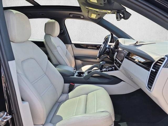 Used 2019 Porsche Cayenne E-Hybrid AWD/4WD image 23