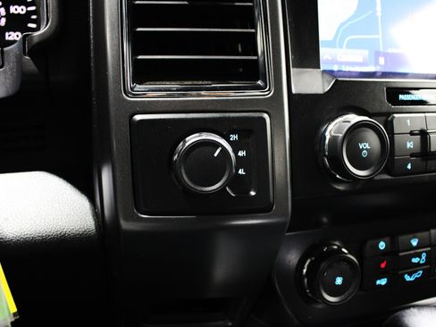 Used 2020 Ford F150 XLT w/ Equipment Group 302A Luxury AWD/4WD image 19