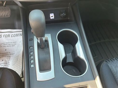 Used 2017 Nissan Altima 2.5 S w/ Interior Lighting Package FWD image 16